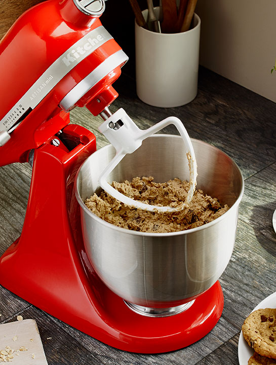Der-KitchenAid-Mini-Flachrührer-knetet-Teig