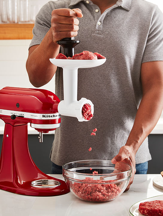 Fleisch und Gemüse wolfen mit dem KitchenAid 5KSMFGA Fleischwolf.