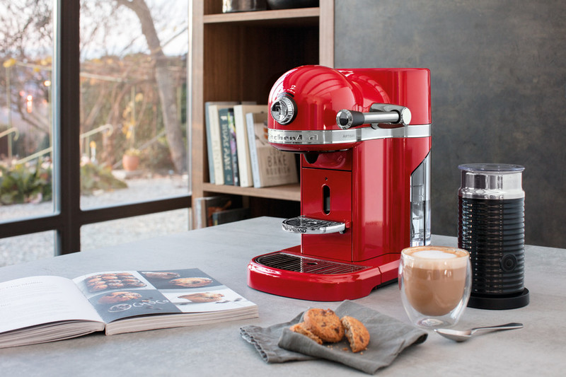 KitchenAid Candy Apple Red Nespresso Espresso Maker with Aeroccino Milk  Frother - Bed Bath & Beyond - 11905523