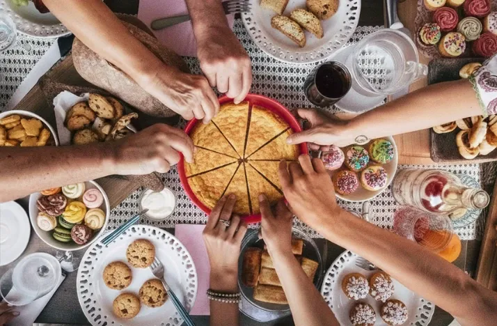 gedeckter Tisch, Familie und Freinde