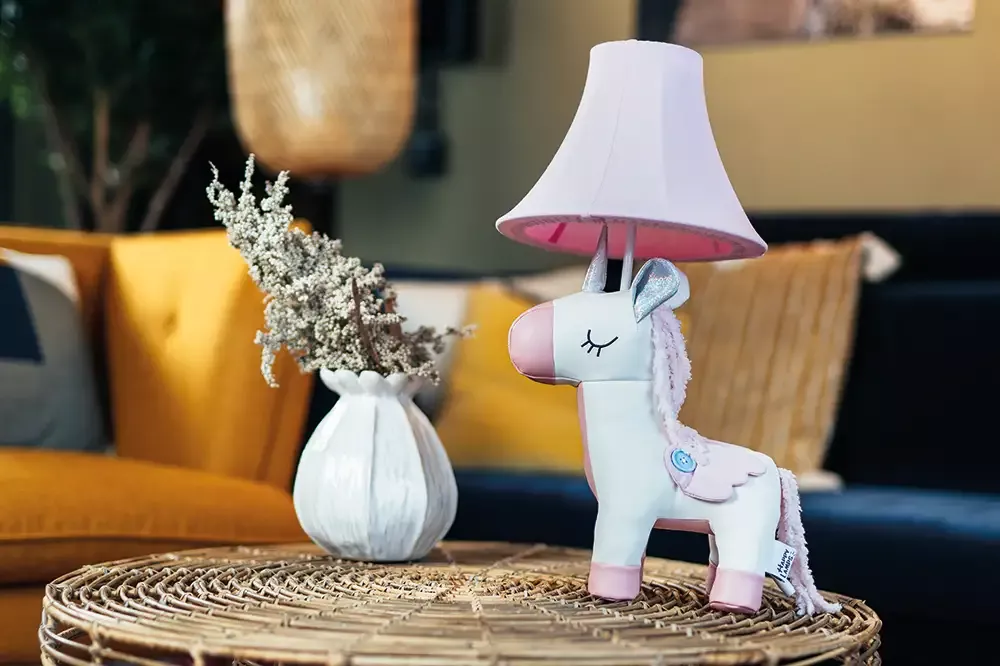 Happy Lamps - Elsa im Wohnzimmer