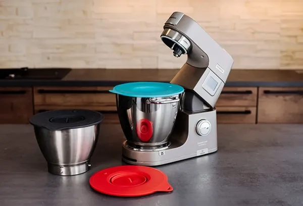 Kenny Professional Frischhaltedeckel "Überzieher" in Verwendung mit einer Küchenmaschine