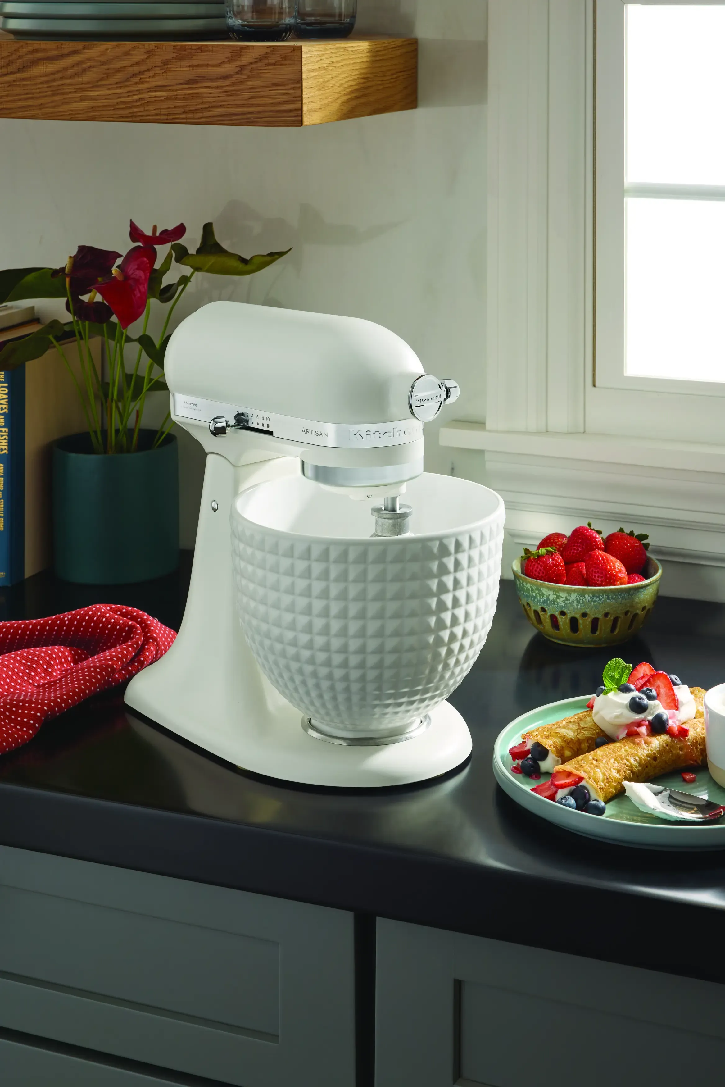 Monochrome Collection: Porcellain White Küchenmaschine KitchenAid