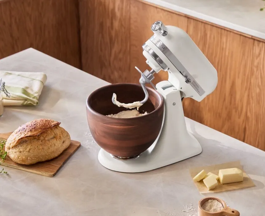 KitchenAid Porcelain White mit Walnuss Holzschüssel