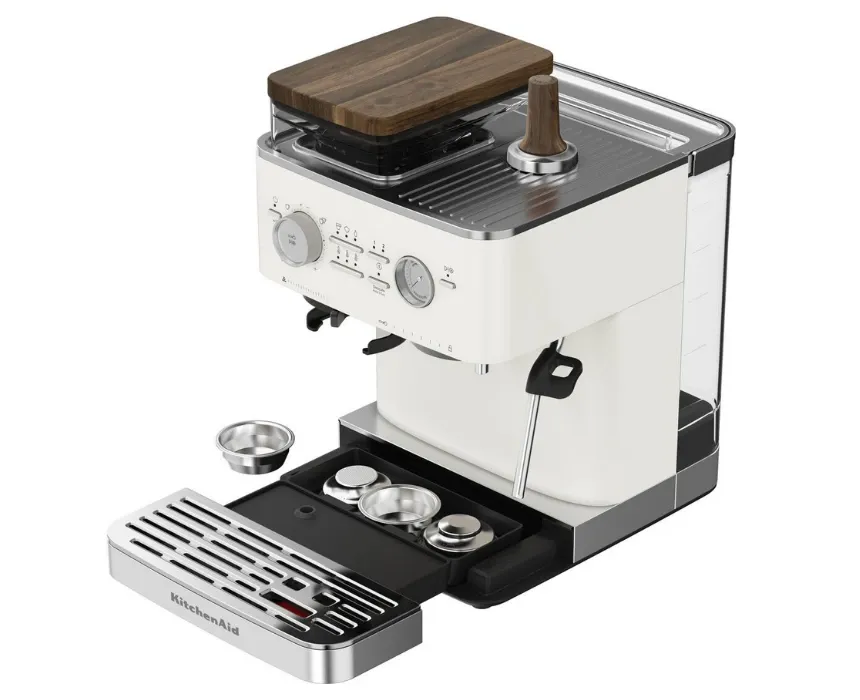 KitchenAid Zubehör-Set für halbautomatische Espressomaschinen an Maschine