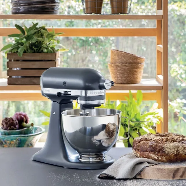 KitchenAid Küchenmaschine in Kontur Silber