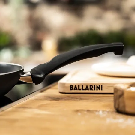 der Griff der Ballarini Pfanne