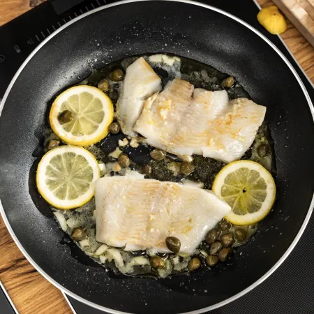 mit Fisch gefüllte Ballarini Pfanne