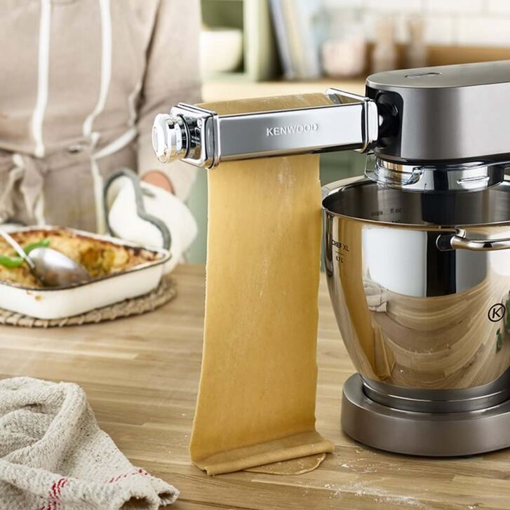 https://www.ramershoven.com/media/image/product/2451/md/max980me-3-teiliges-set-schneideinsaetze-lasagne-roller-fettuccine-und-spaghetti-kenwood-original-zubehoer~4.jpg