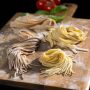 KitchenAid Artisan 4,8 Liter KSM156 Sallys Spar-Set Pasta Deluxe mit 5-teiligem Nudelwalzen-Set & Fleischwolf - ROSE WHITE Sonderedition
