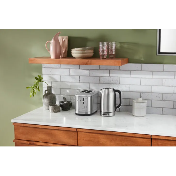 KitchenAid Wasserkocher 1,7 Liter 5KEK1701EBM - MATT SCHWARZ & 2-Schlitz Toaster 5KMT2109EBM - MATT SCHWARZ