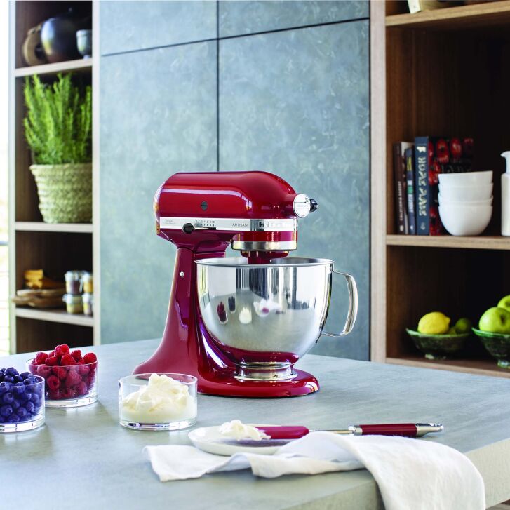 KitchenAid Profi Power-Set: KitchenAid Artisan Küchenmaschine 4,8 L - EMPIRE ROT -  inkl. Profi-Spritzschutz Zuhälter und Profi-Edelstahl-Rührelemente Teigpeitsche, Schaumschläger & Tornado
