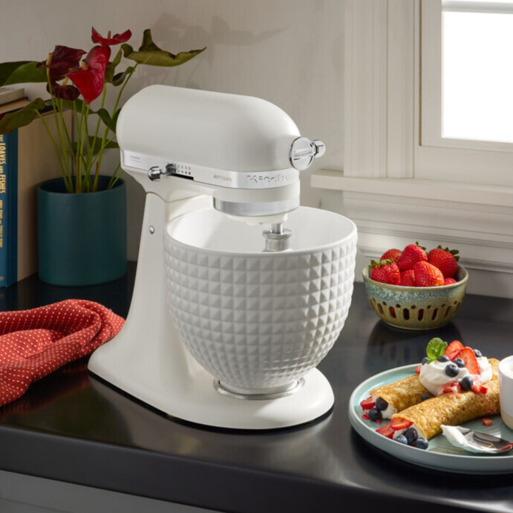 MONOCHROME COLLECTION: KitchenAid Artisan 4,7 Liter PORCELAIN WHITE Modell KSM156 Küchenmaschine