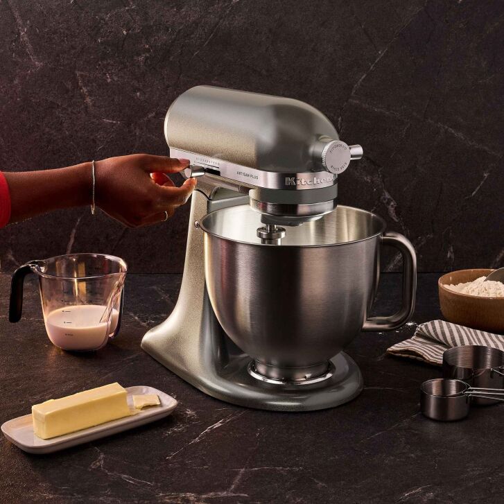 KitchenAid Artisan Plus 4,7 Liter Küchenmaschine Modell 5KSM50 - MEDAILLON SILBER