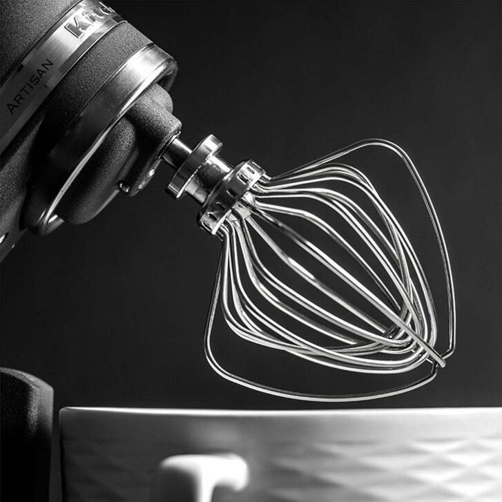 KitchenAid Profi Power-Set: KitchenAid Artisan Küchenmaschine 4,8 L - MATT SCHWARZ -  inkl. Profi-Spritzschutz Zuhälter und Profi-Edelstahl-Rührelemente Teigpeitsche, Schaumschläger & Tornado