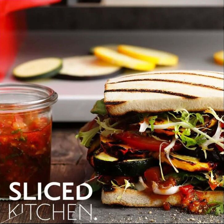 GRAEF Allesschneider SKS120 Schwarz mit Glas-Bodenplatte und Wellenschliffmesser