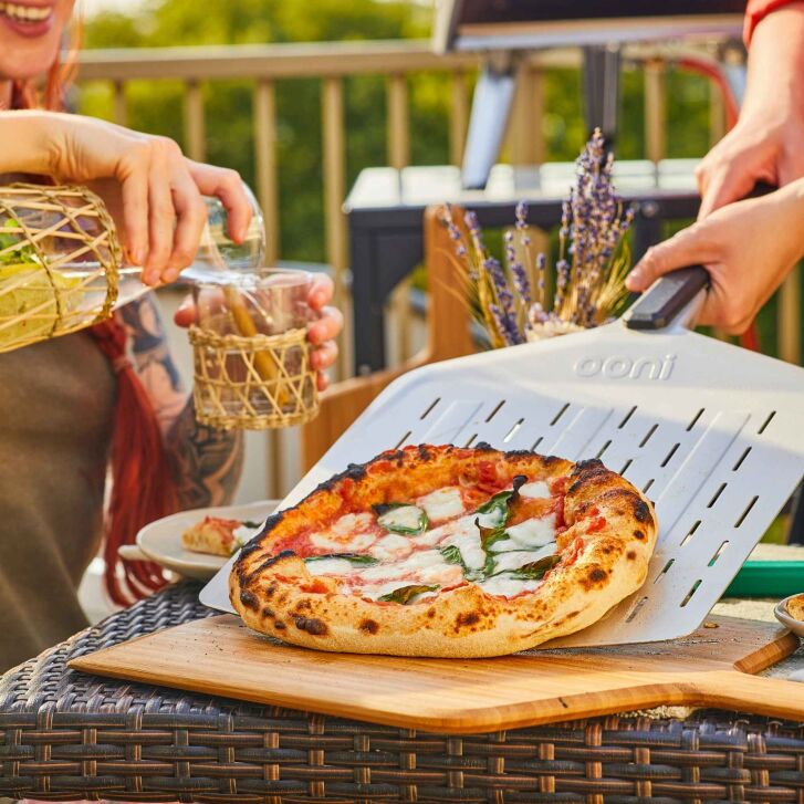 Ooni perforierter Pizzaschieber verschiedene Größen