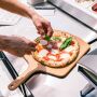 Ooni Pizzaschieber und Servierbrett aus Bambus 35 cm